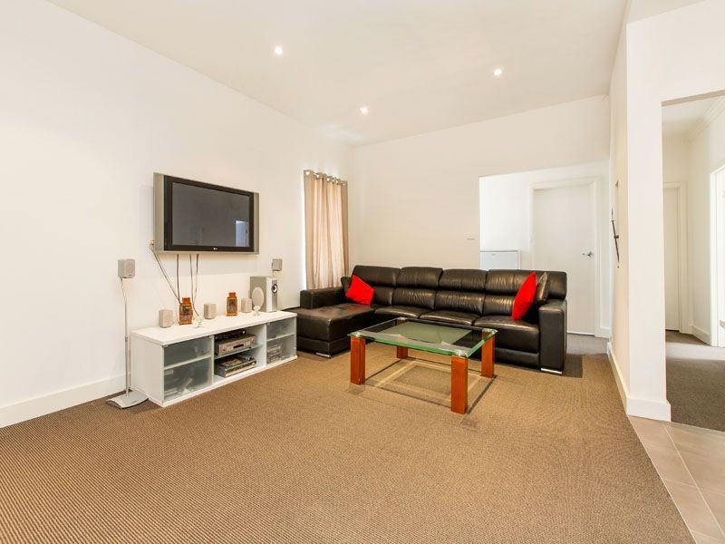 1/74 Harlington Street, Clayton VIC 3168