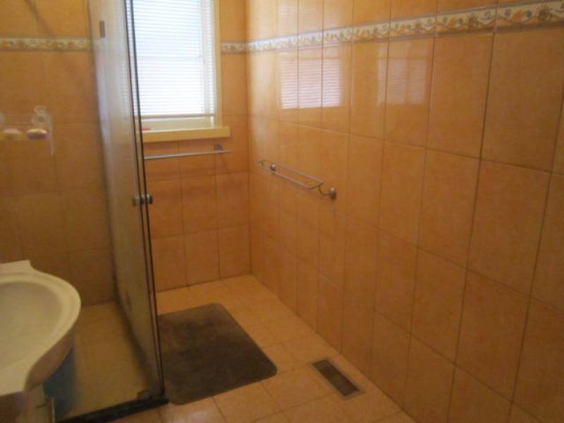 1/6 Robinson Street, Clayton VIC 3168