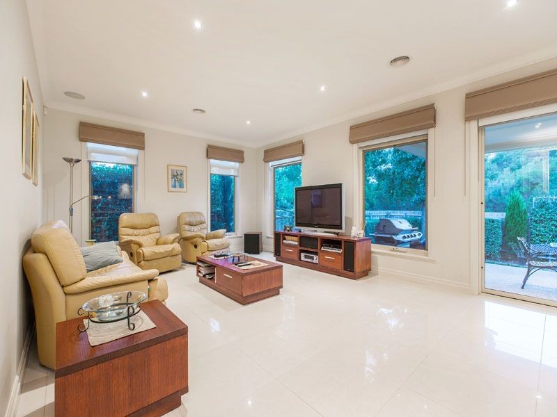 43 Springs Road, Clayton South VIC 3169