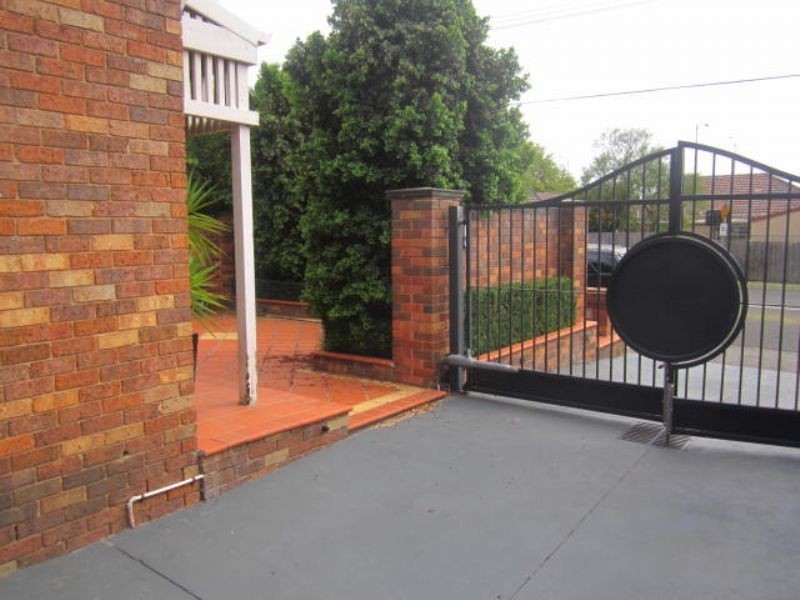 3/30 Clarendon Avenue, Oakleigh South VIC 3167