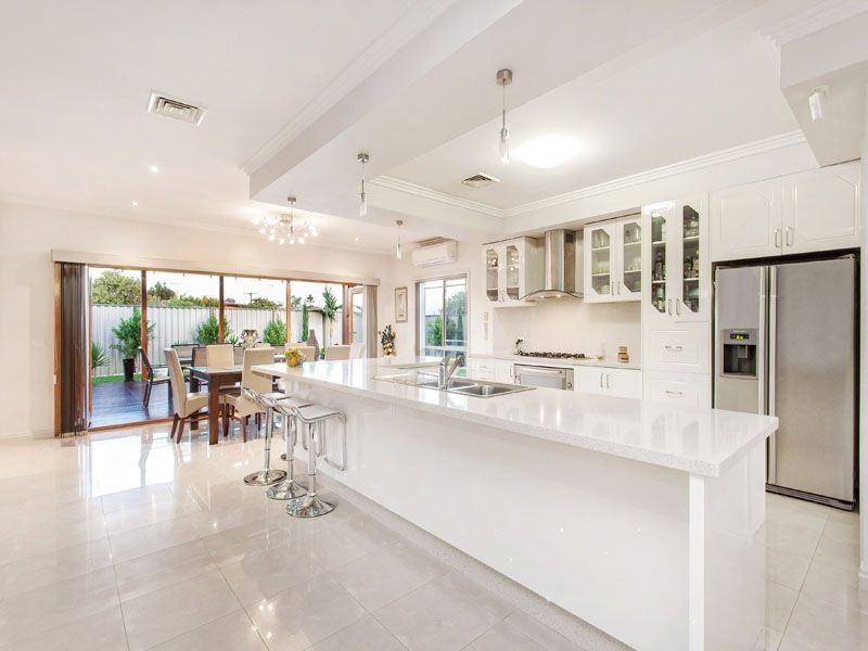 47 Glenelg Drive, Clayton South VIC 3169