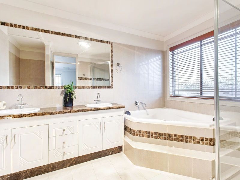 47 Glenelg Drive, Clayton South VIC 3169