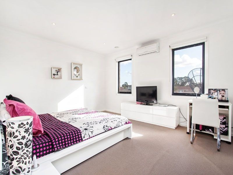 25 Botanic Drive, Clayton South VIC 3169
