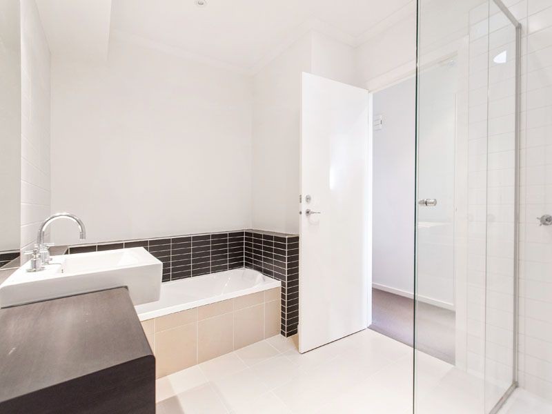 25 Botanic Drive, Clayton South VIC 3169