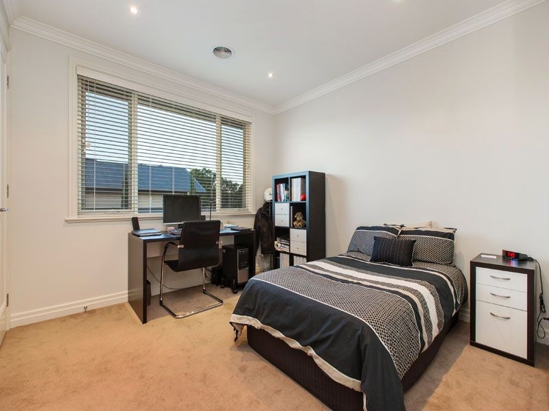 43 Springs Road, Clayton South VIC 3169