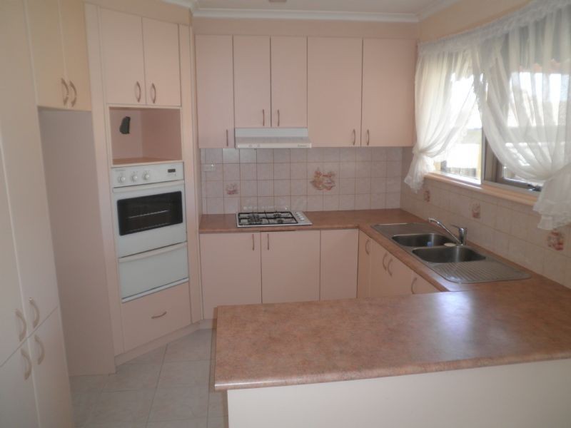 88 Whites Lane, Glen Waverley VIC 3150