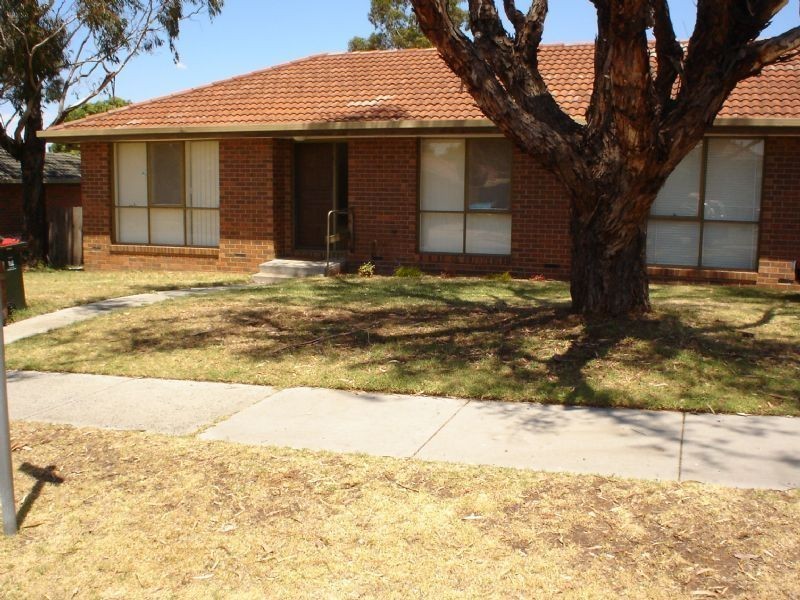 2/8 Dennis Street, Clayton VIC 3168