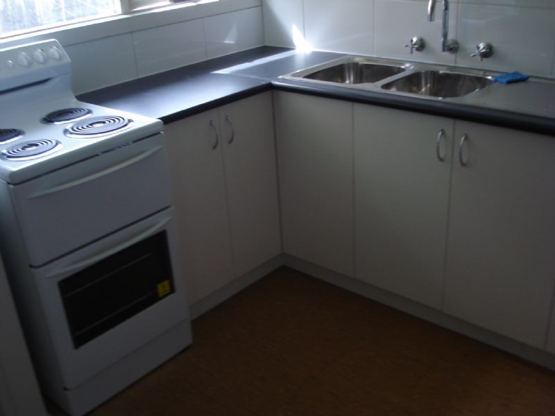 2/8 Dennis Street, Clayton VIC 3168