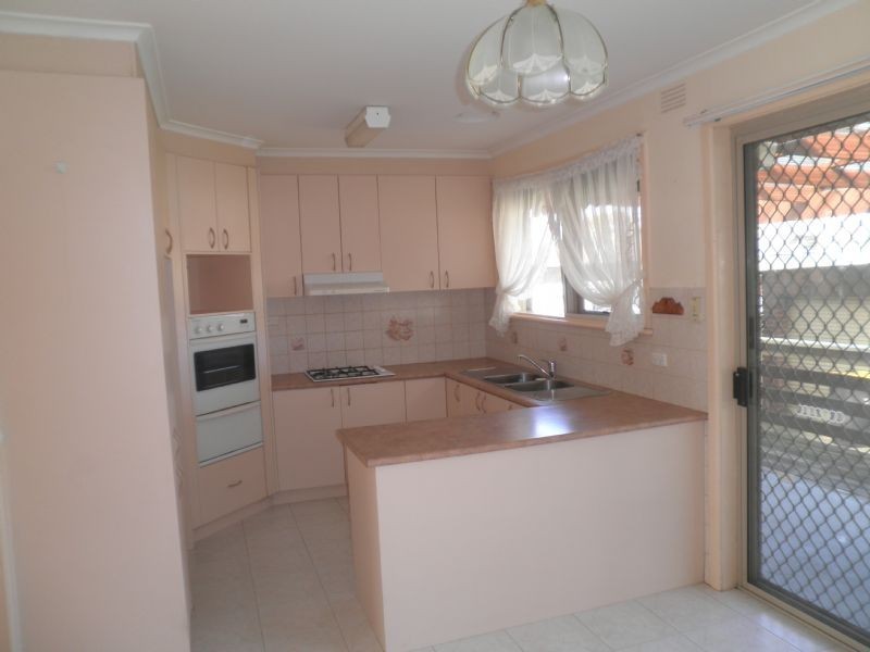 88 Whites Lane, Glen Waverley VIC 3150