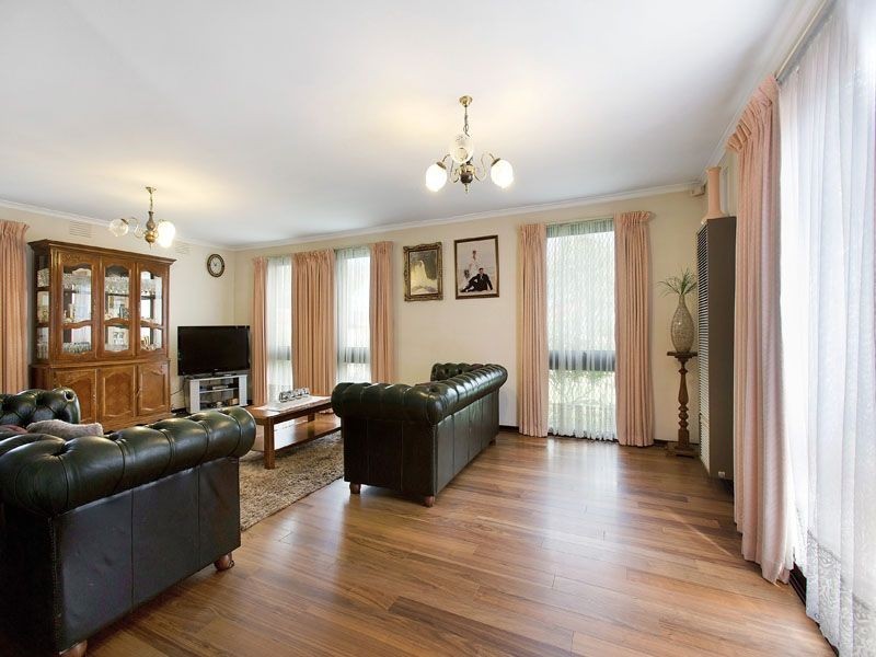 9 Carbine Avenue, Clarinda VIC 3169