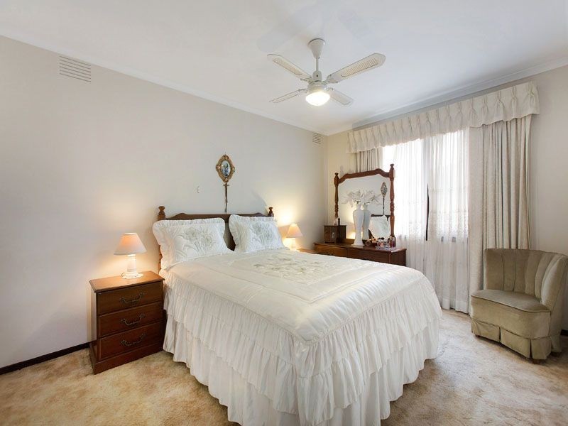 9 Carbine Avenue, Clarinda VIC 3169