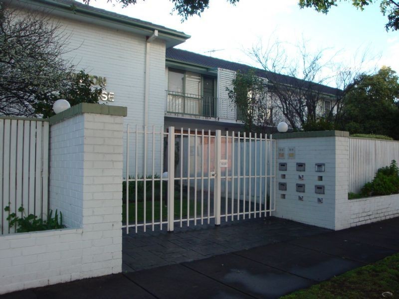 8/194 Neerim Road, Carnegie VIC 3163