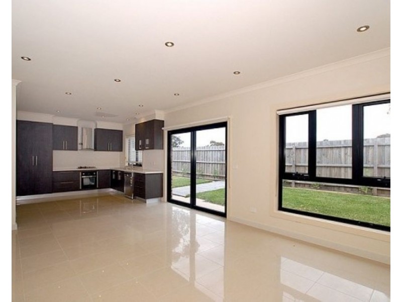 2/14 Prince Charles Street, Clayton VIC 3168