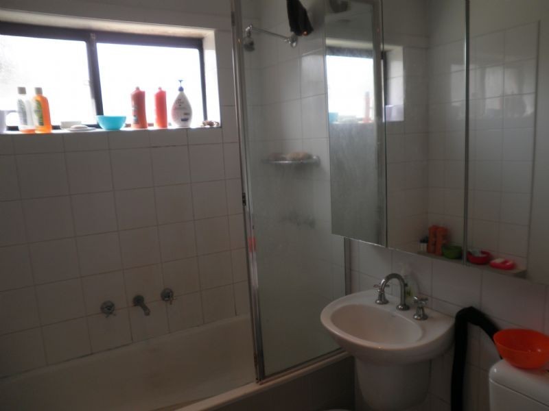 23/2 Greenfield Drive, Clayton VIC 3168