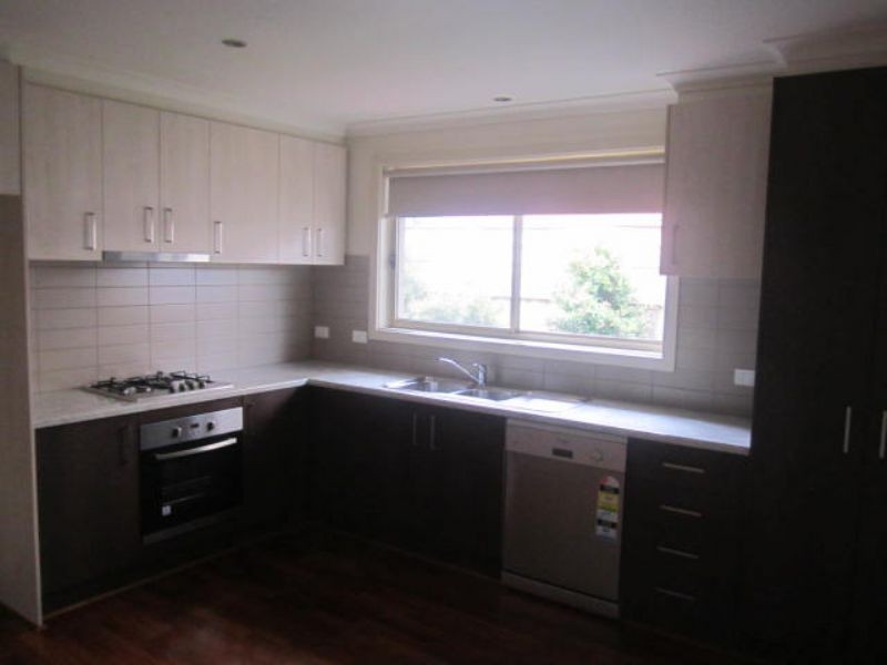 2/4 Allwen Court, Clarinda VIC 3169