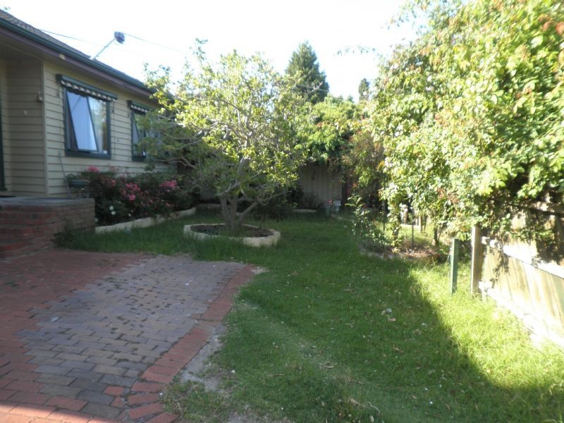 1/8 Tobias Ave, Glen Waverley VIC 3150