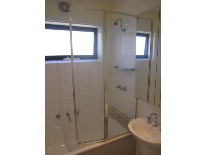 3/1 Greenfield Drive, Clayton VIC 3168