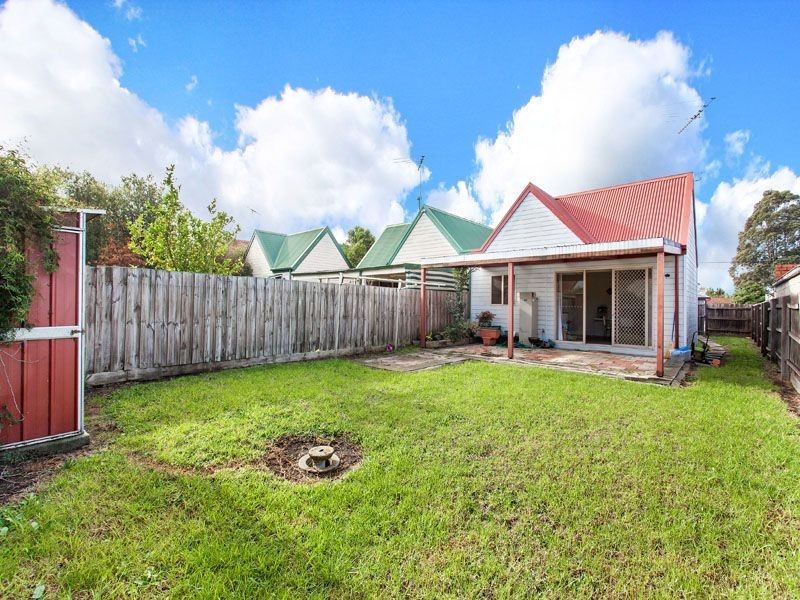27B Renver Road, Clayton VIC 3168