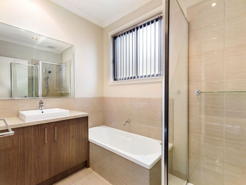 4B Rowson Grove, Clarinda VIC 3169