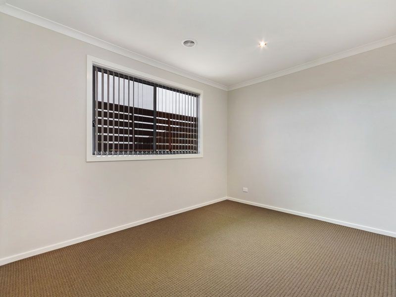 4B Rowson Grove, Clarinda VIC 3169