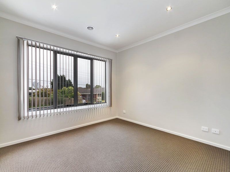 4B Rowson Grove, Clarinda VIC 3169