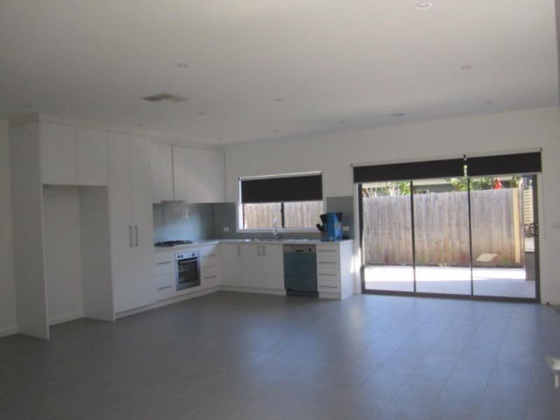 2/14 Hadkinson Street, Clayton South VIC 3169