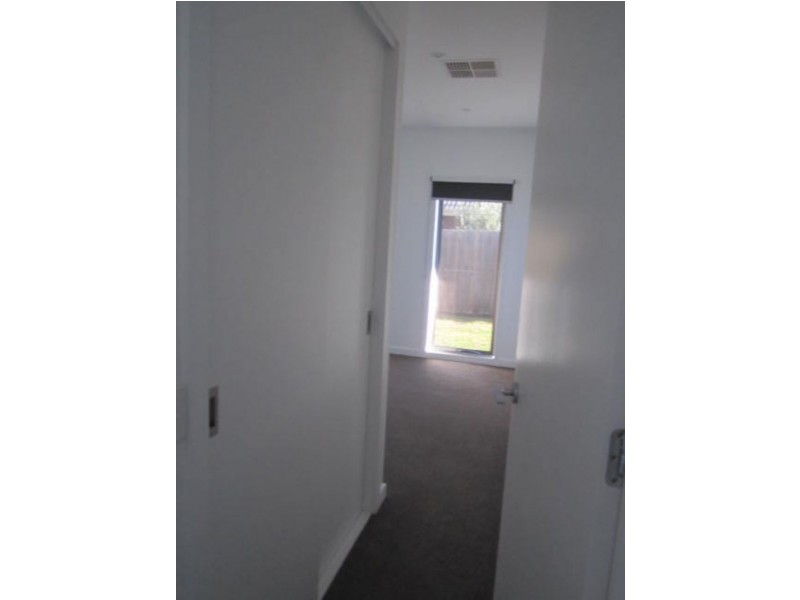 2/14 Hadkinson Street, Clayton South VIC 3169