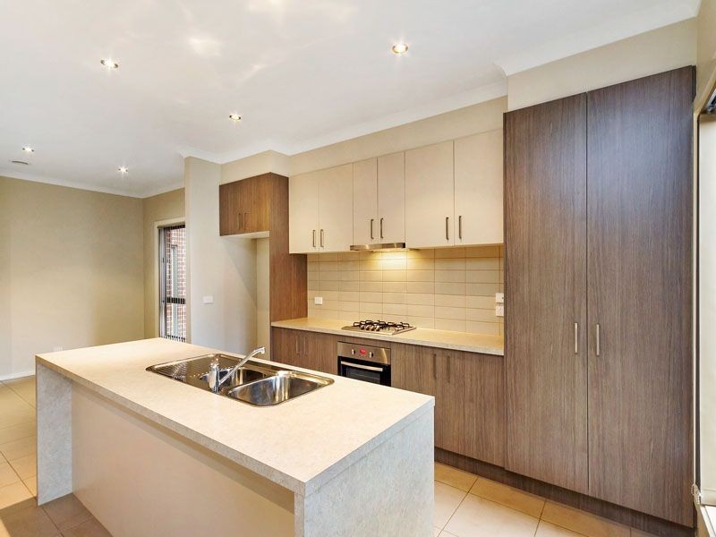 2/4 Rowson Grove, Clarinda VIC 3169