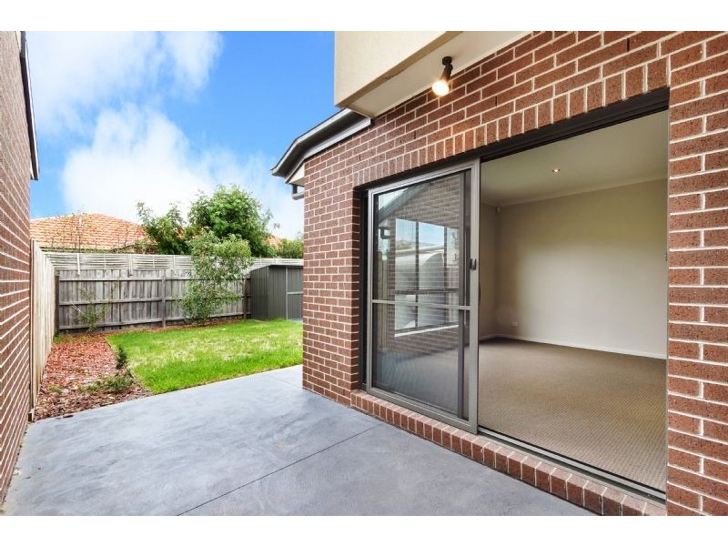 2/4 Rowson Grove, Clarinda VIC 3169