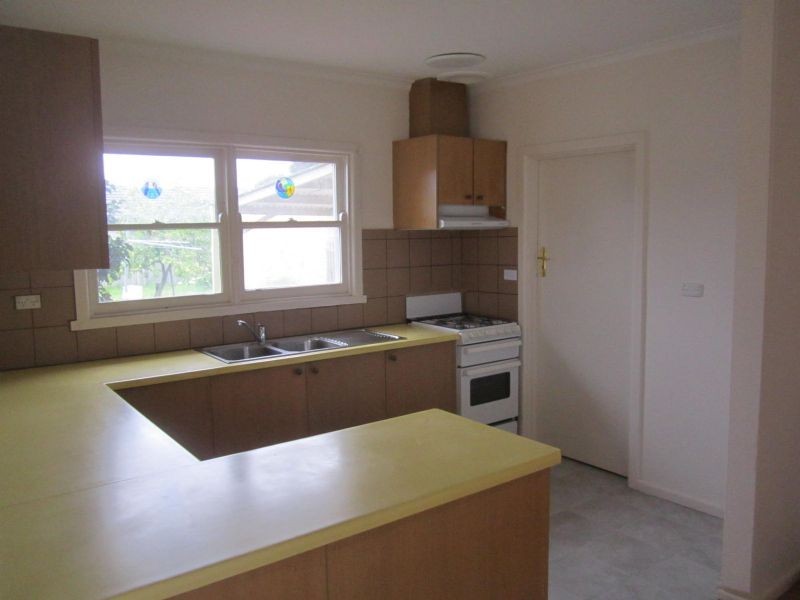 8 Caroline Street, Clayton VIC 3168