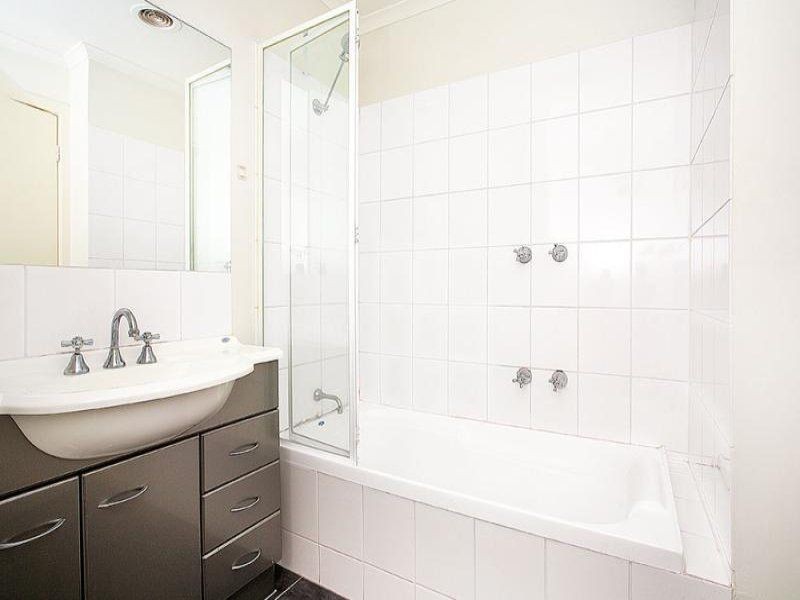 20/1 Eucalyptus Mews, Clayton VIC 3168