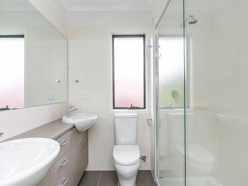 1/5 Hourigan Avenue, Clayton VIC 3168