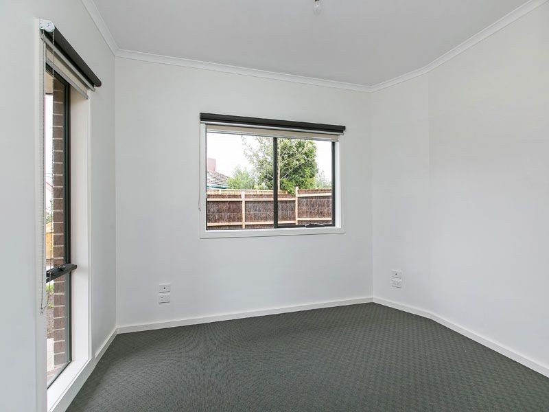 1/5 Hourigan Avenue, Clayton VIC 3168