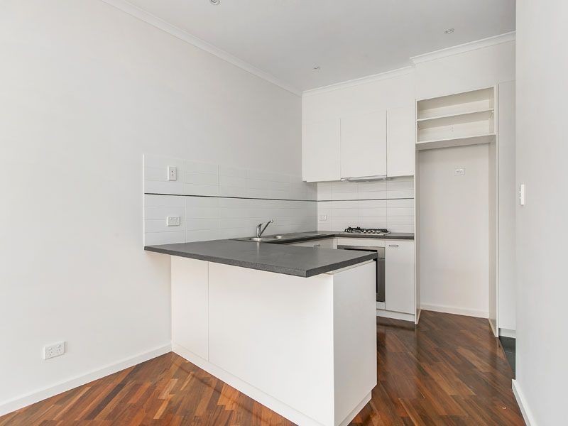2/5 Hourigan Avenue, Clayton VIC 3168