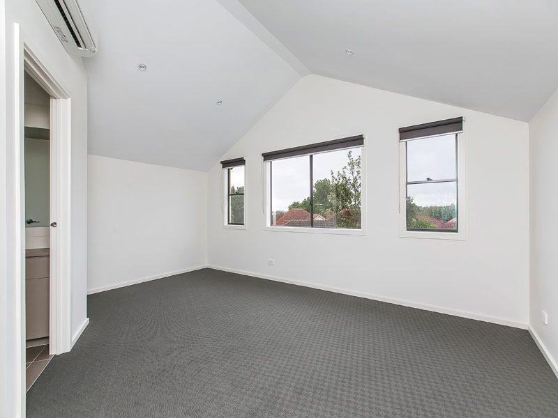 2/5 Hourigan Avenue, Clayton VIC 3168