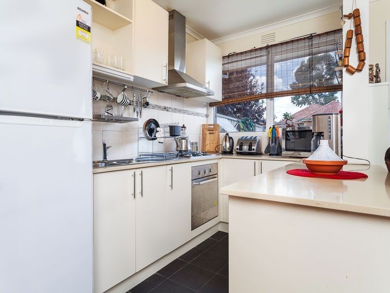 3/2 Thompson Street, Clayton VIC 3168