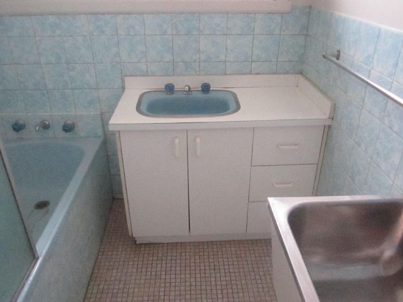 2/96 Ferntree Gully Road, Oakleigh East VIC 3166