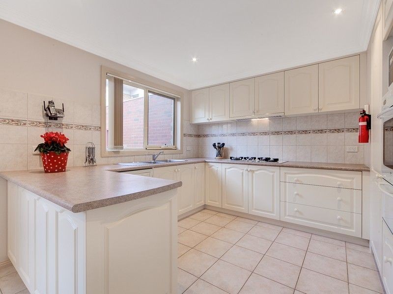 2/17 Thomas Street, Clayton VIC 3168