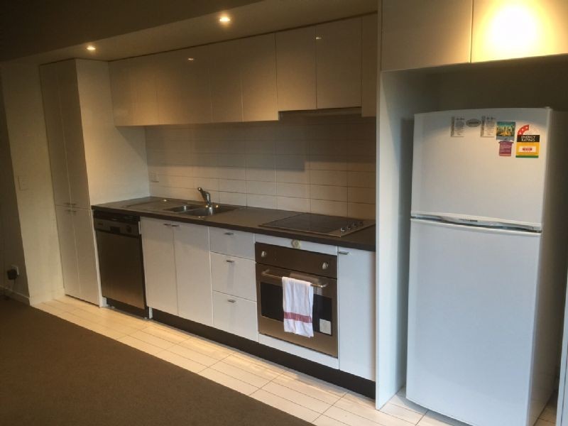 5 Leaf Court, Clayton VIC 3168