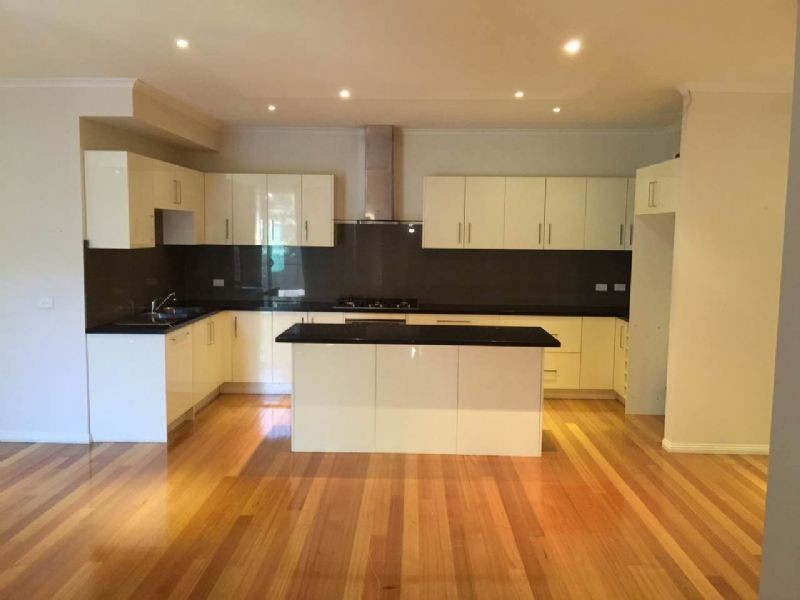 2/132 Ferntree Gully Road, Oakleigh East VIC 3166