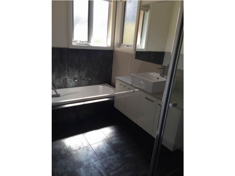 2/132 Ferntree Gully Road, Oakleigh East VIC 3166