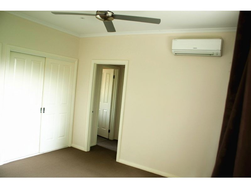 2/132 Ferntree Gully Road, Oakleigh East VIC 3166