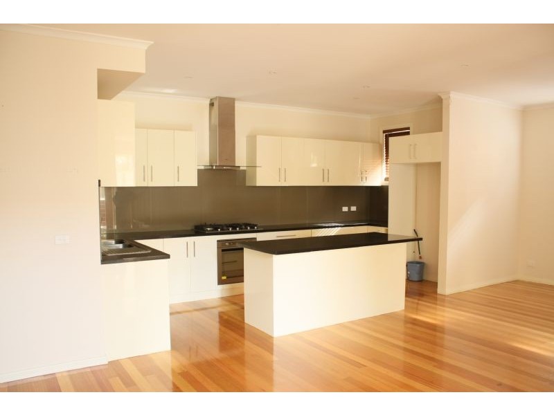 2/132 Ferntree Gully Road, Oakleigh East VIC 3166