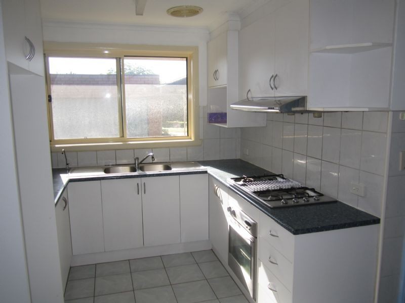 8 Worsley Avenue, Clayton South VIC 3169