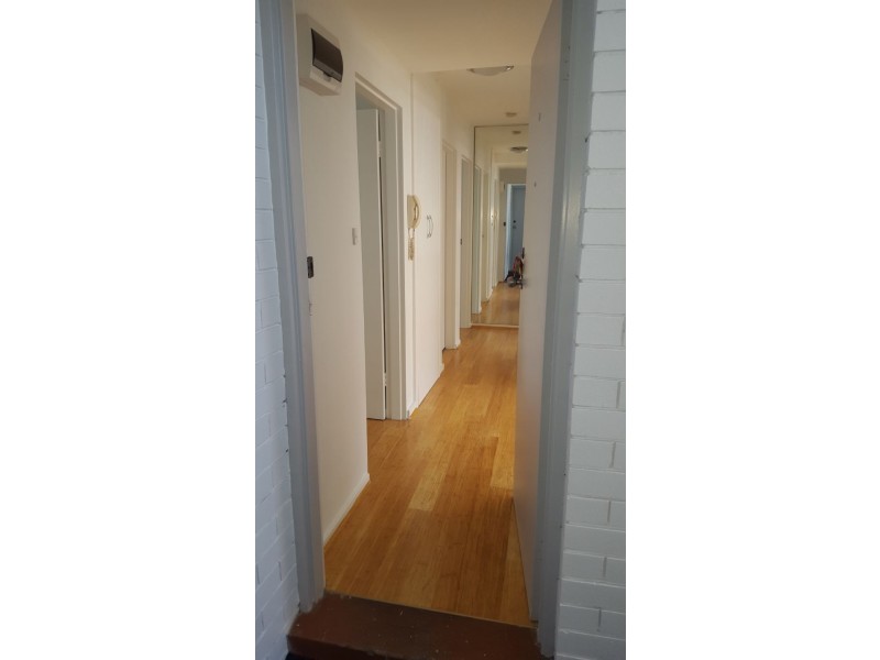 2/9 Clapham Road, Hughesdale VIC 3166