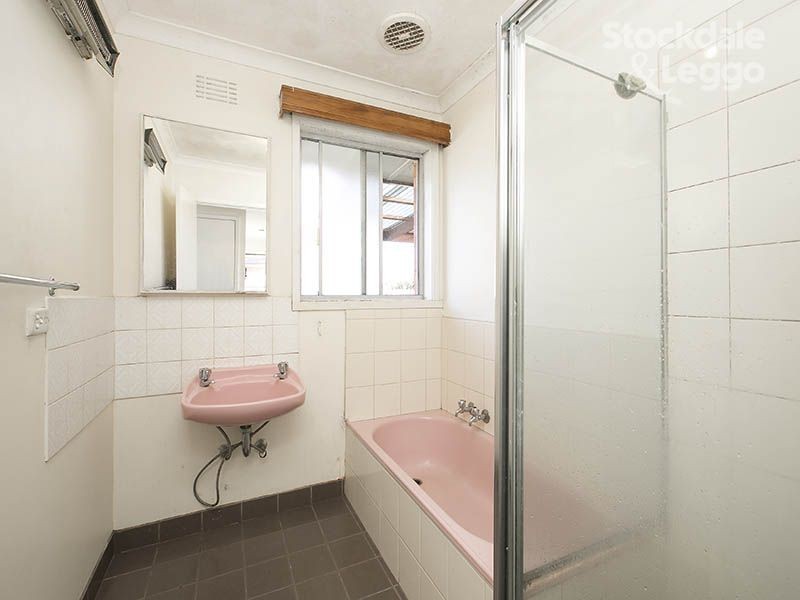 1 Melosa Avenue, Clayton South VIC 3169