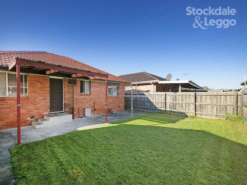1 Melosa Avenue, Clayton South VIC 3169