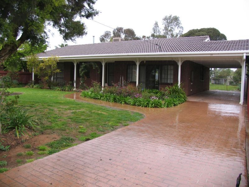 28 Kennedy St, Howlong NSW 2643