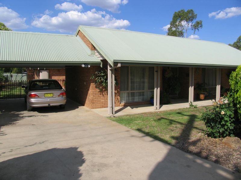 22 Lone Pine Avenue, Corowa NSW 2646