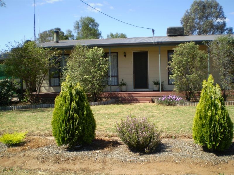 36 William Street, Urana NSW 2645